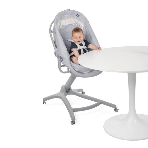 Baby Hug Air Fotelik   Z funkcji fotelika dziecko może korzystać na wiele sposobów. Fotelik może służyć jako krzesełko do samodzielnego spożywania posiłków. Wygodne oglądanie bajek, tylko na foteliku Baby Hug Air. Podczas rozwijania swoich zdolności manualnych wystarczy dostosować wysokość fotelika do stolika. Maluszek dzięki temu rozwijać swoje zdolności manualne, kreatywność oraz uczyć się nowych umiejętności.