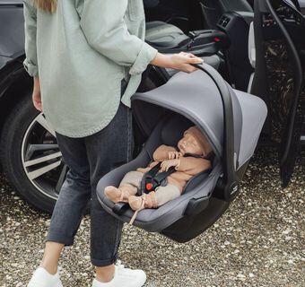 BABY-SAFE CORE - Bezpieczne i wygodne nosidełko dla Twojego maleństwa.