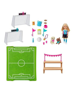 Barbie Chelsea Lalka z boiskiem do piłki nożnej – zestaw z 2 pieskami, bramkami i trybunami